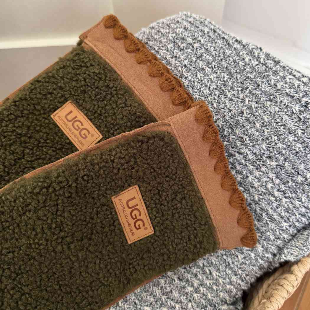 AUSTRALIAN SHEPHERD® Thyra Wool Mittens ASA 063