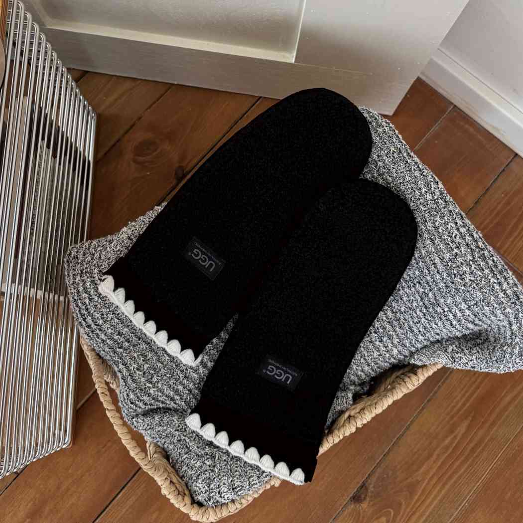 AUSTRALIAN SHEPHERD® Thyra Wool Mittens ASA 063