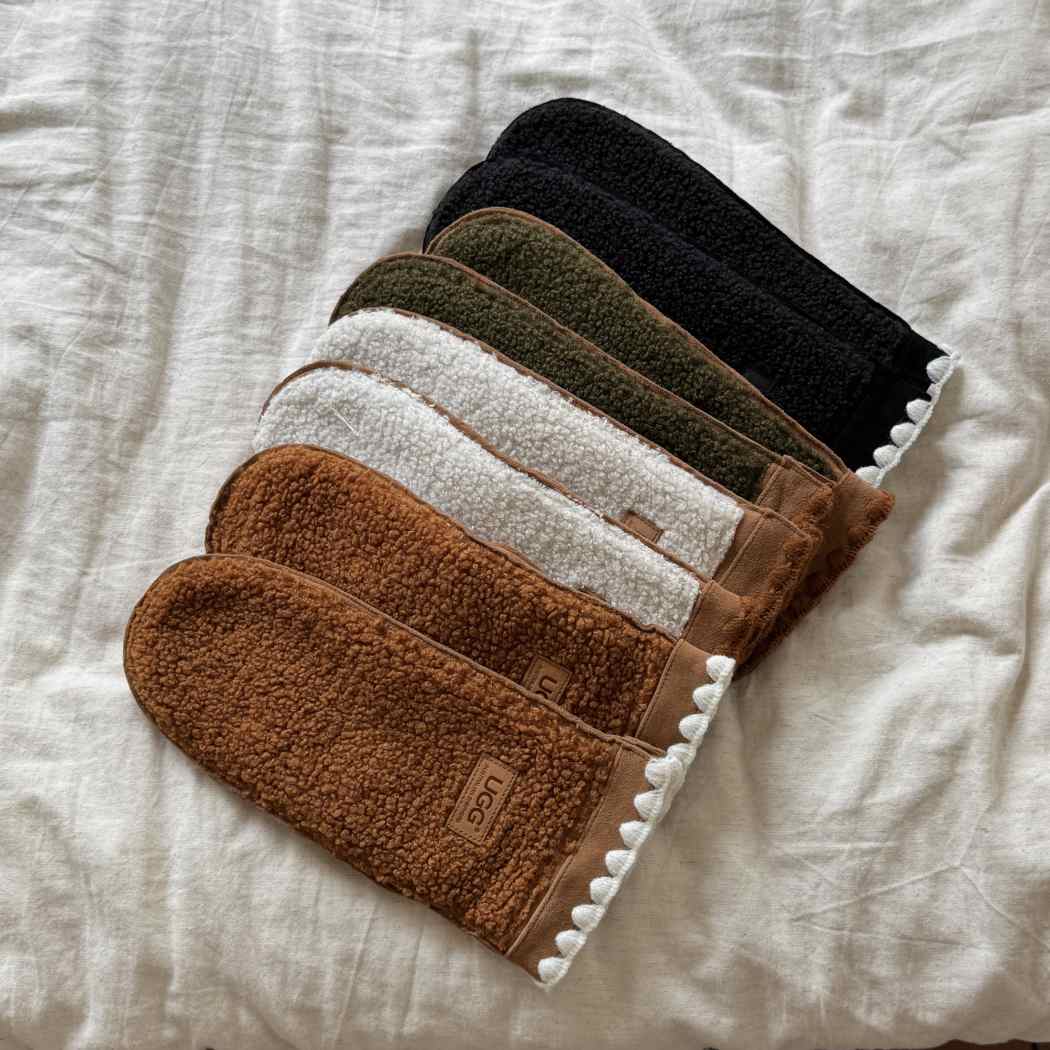 AUSTRALIAN SHEPHERD® Thyra Wool Mittens ASA 063