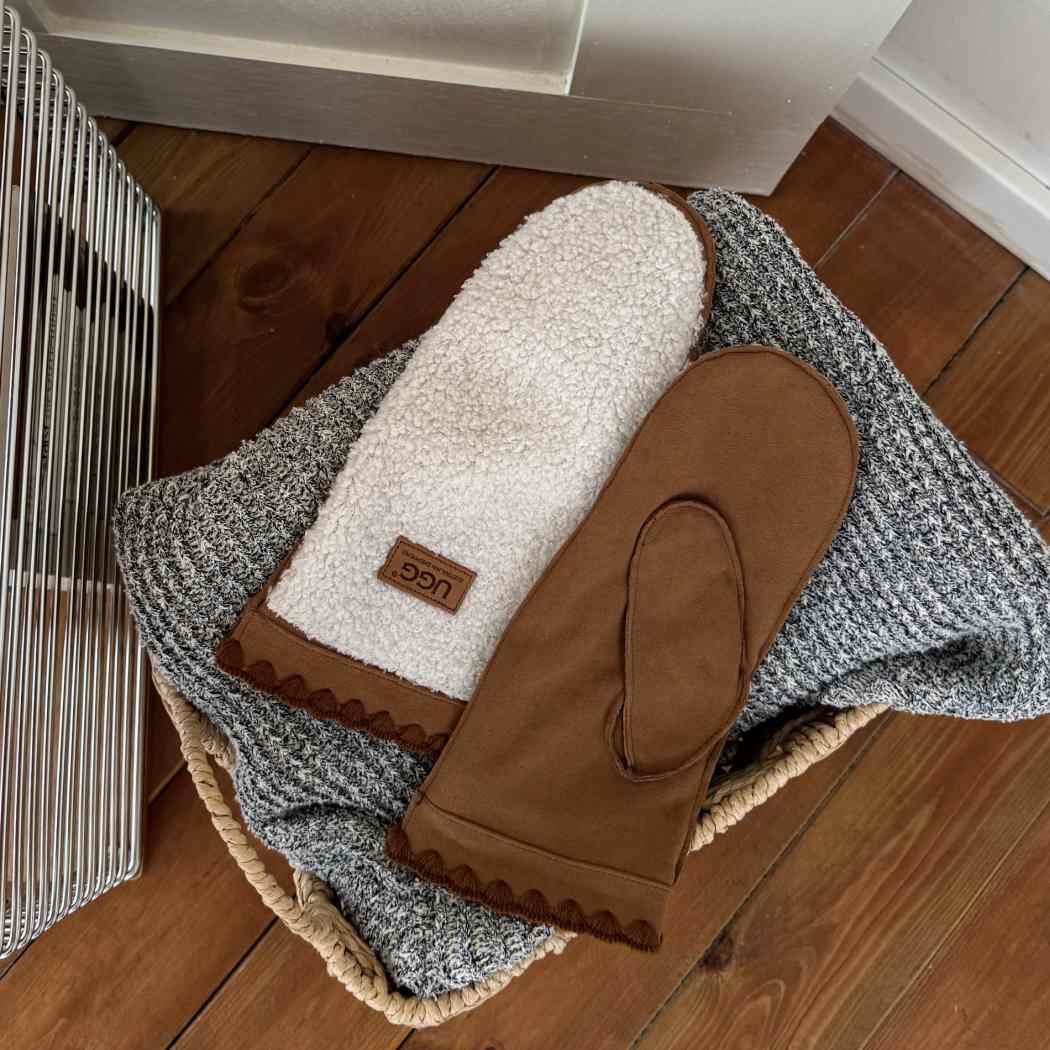 AUSTRALIAN SHEPHERD® Thyra Wool Mittens ASA 063