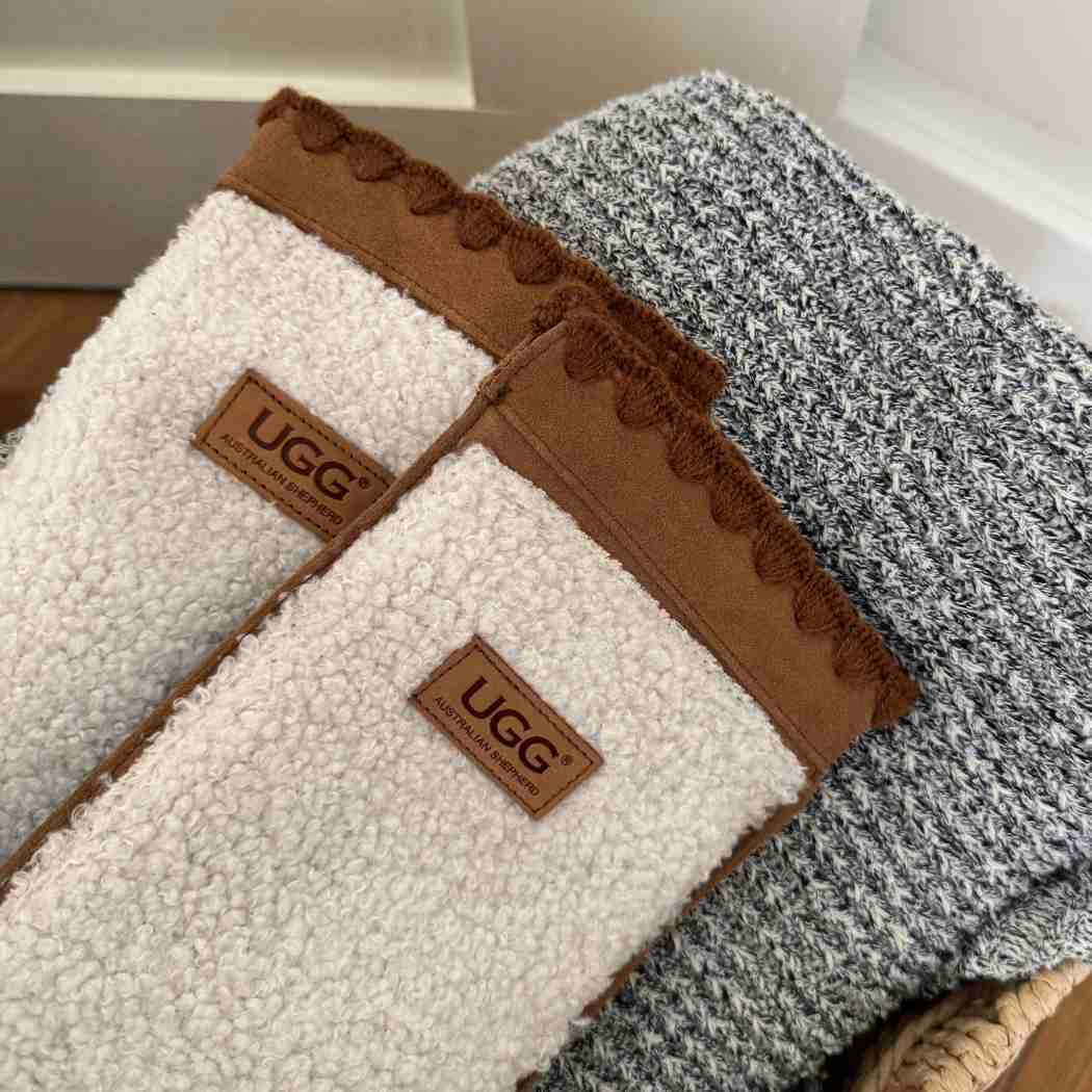 AUSTRALIAN SHEPHERD® Thyra Wool Mittens ASA 063