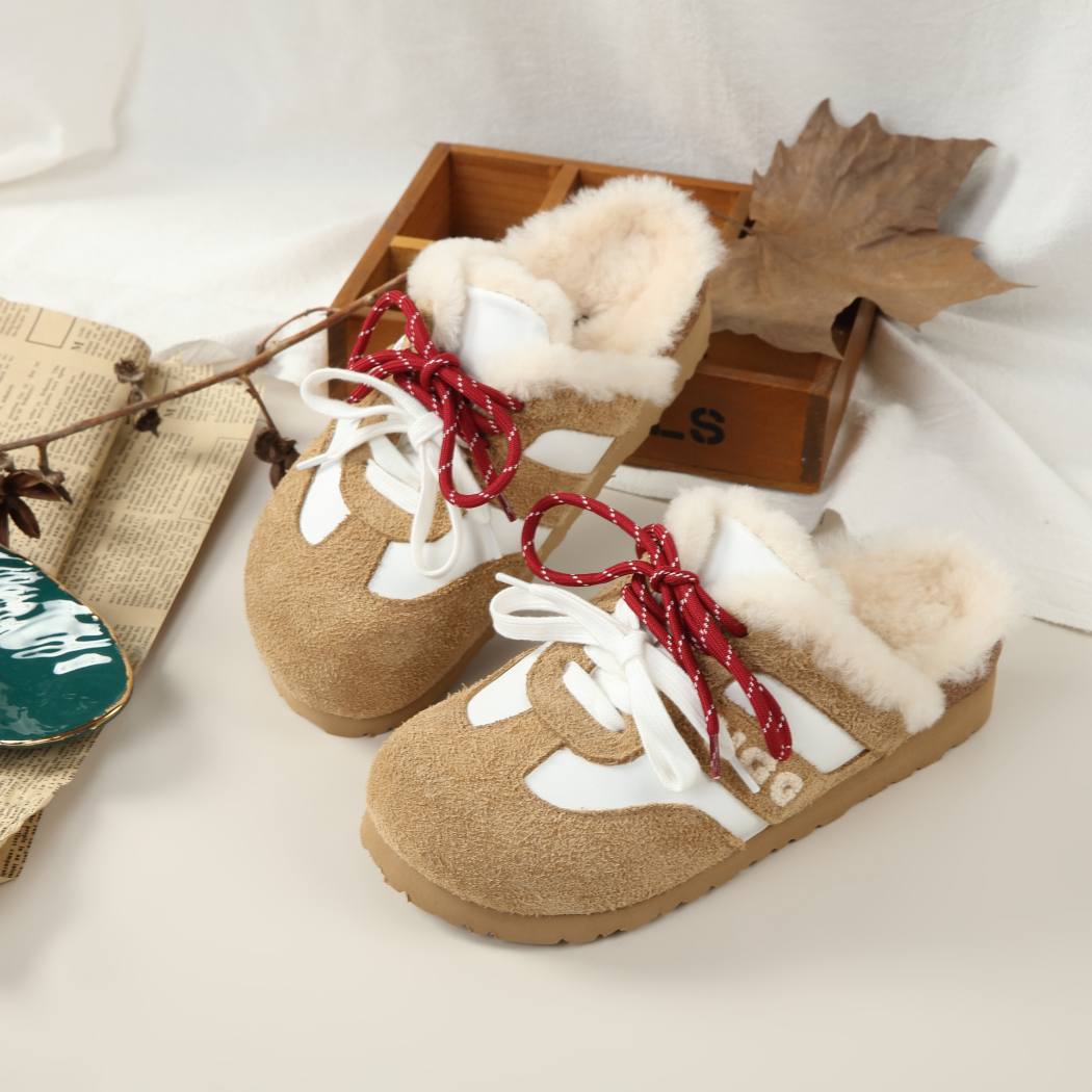 DK UGG® Shearling Clog 169