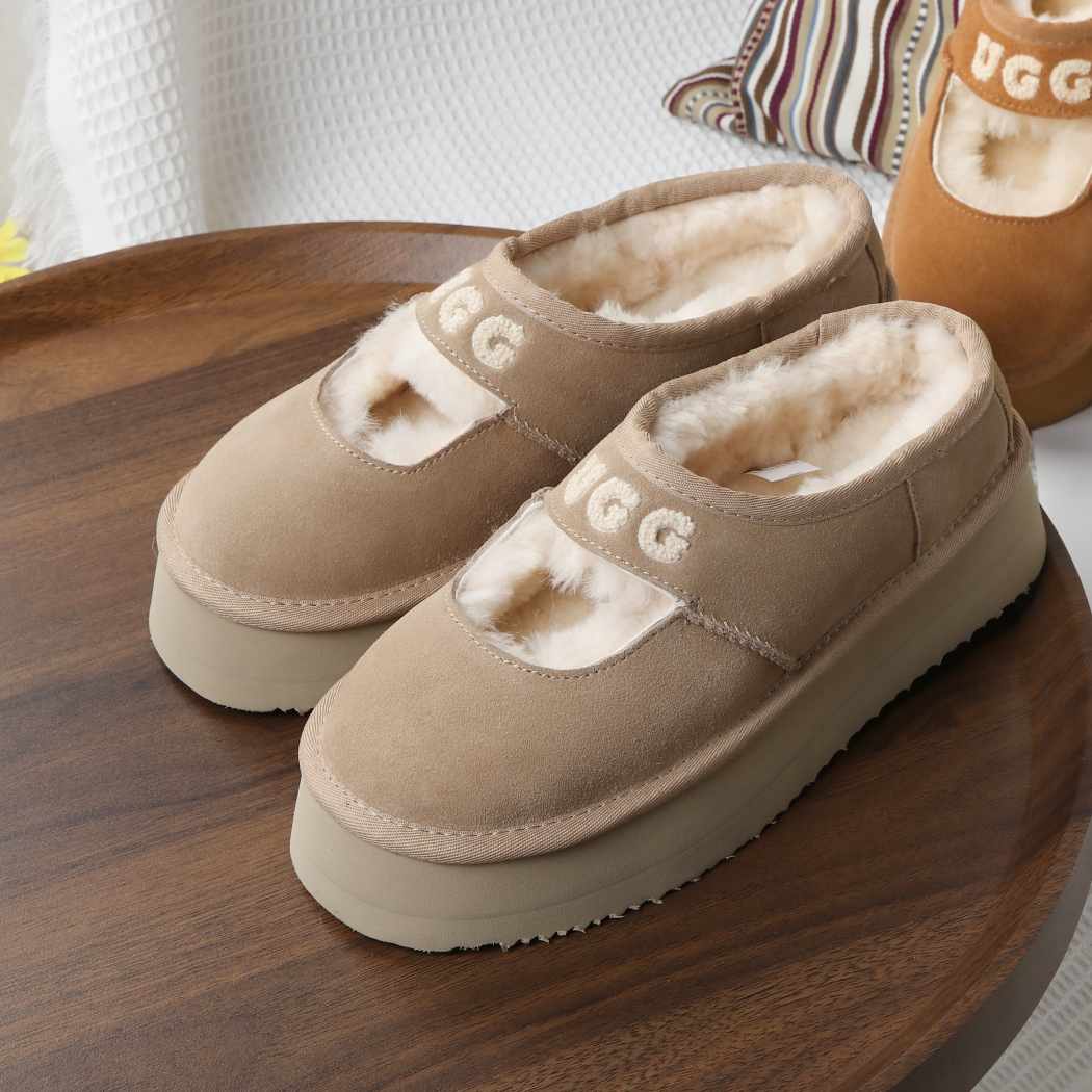 DK UGG Dina Mary Jane Logo Platform 240