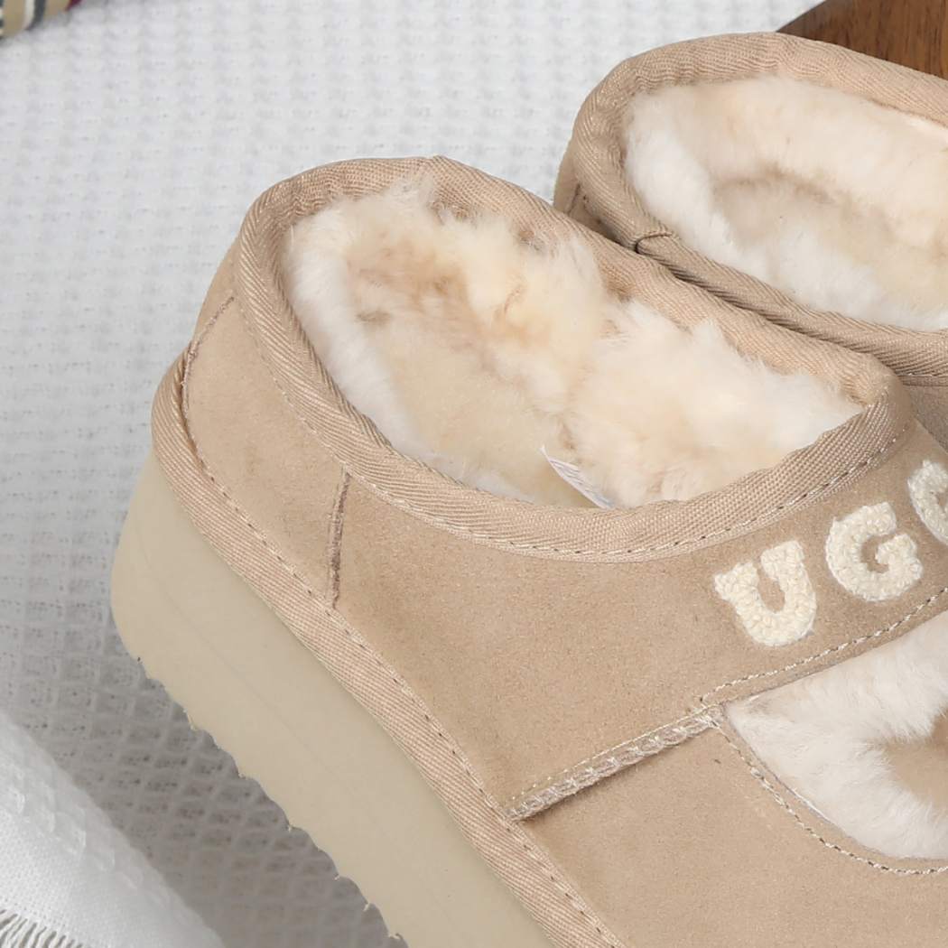 DK UGG Dina Mary Jane Logo Platform 240