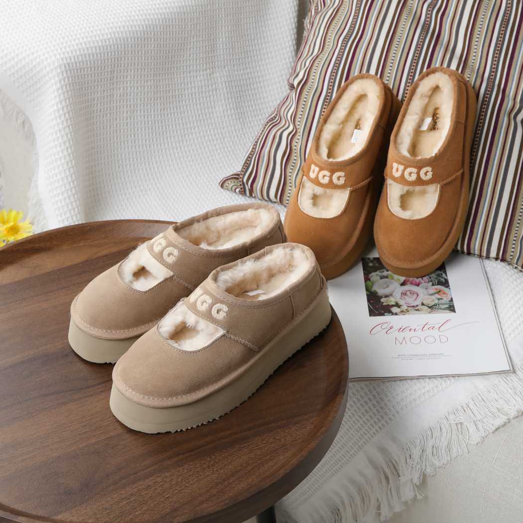DK UGG Dina Mary Jane Logo Platform 240