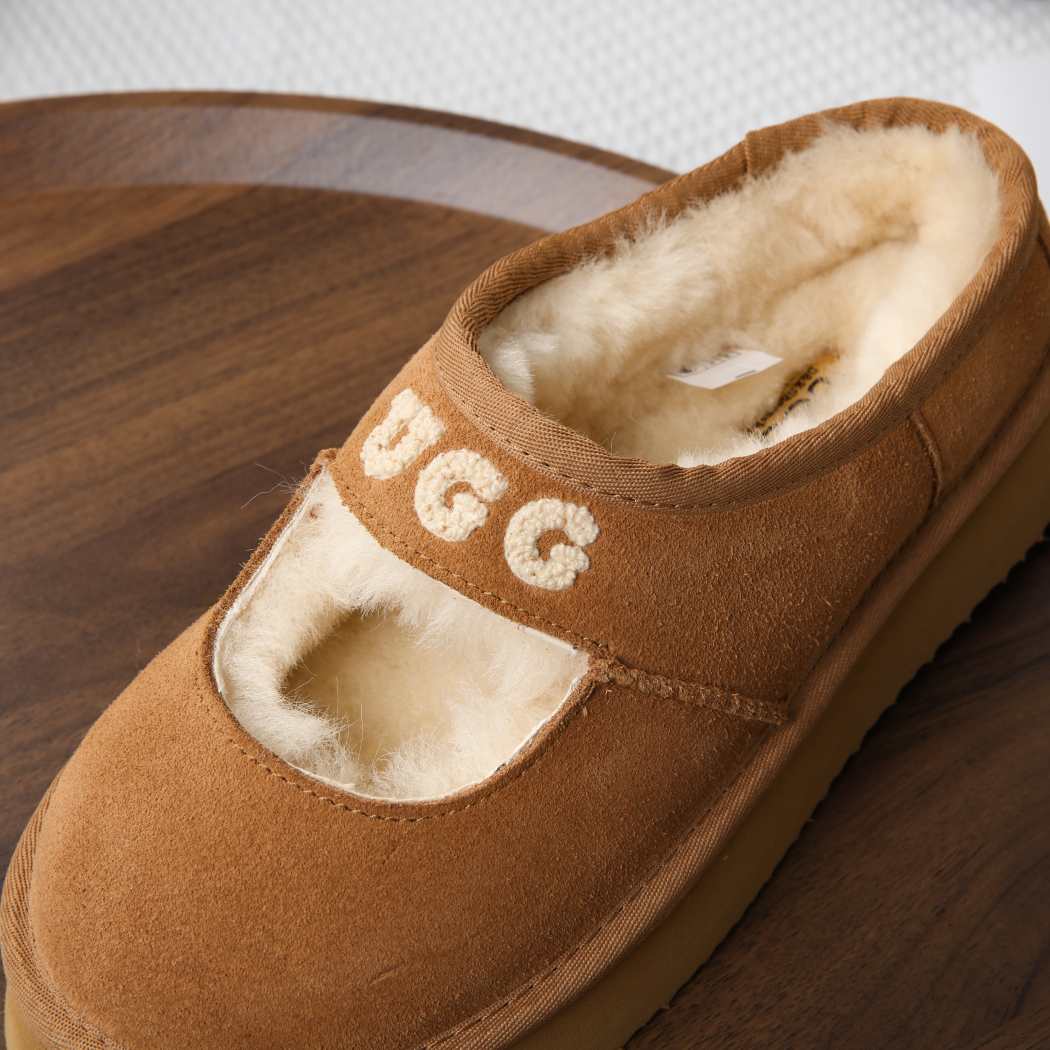 DK UGG Dina Mary Jane Logo Platform 240
