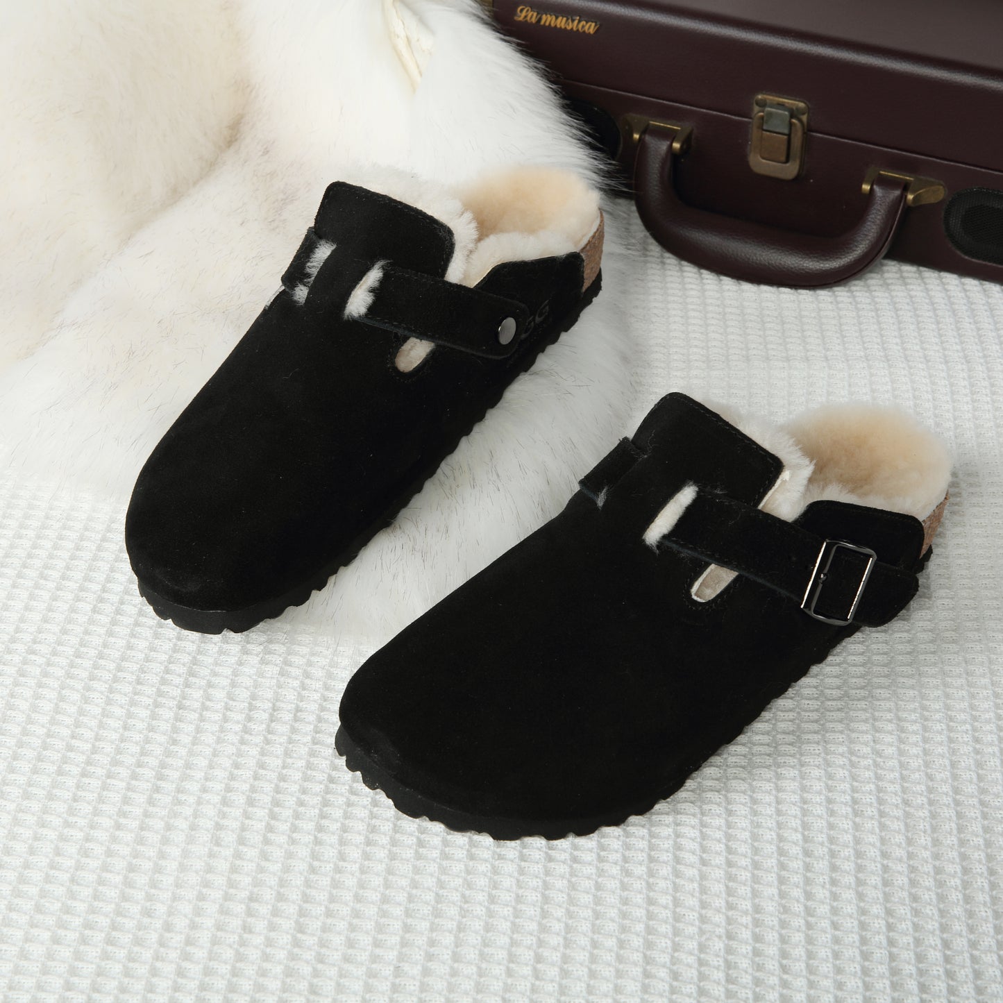 DK UGG Unisex Shearling Buckle Slippers 137