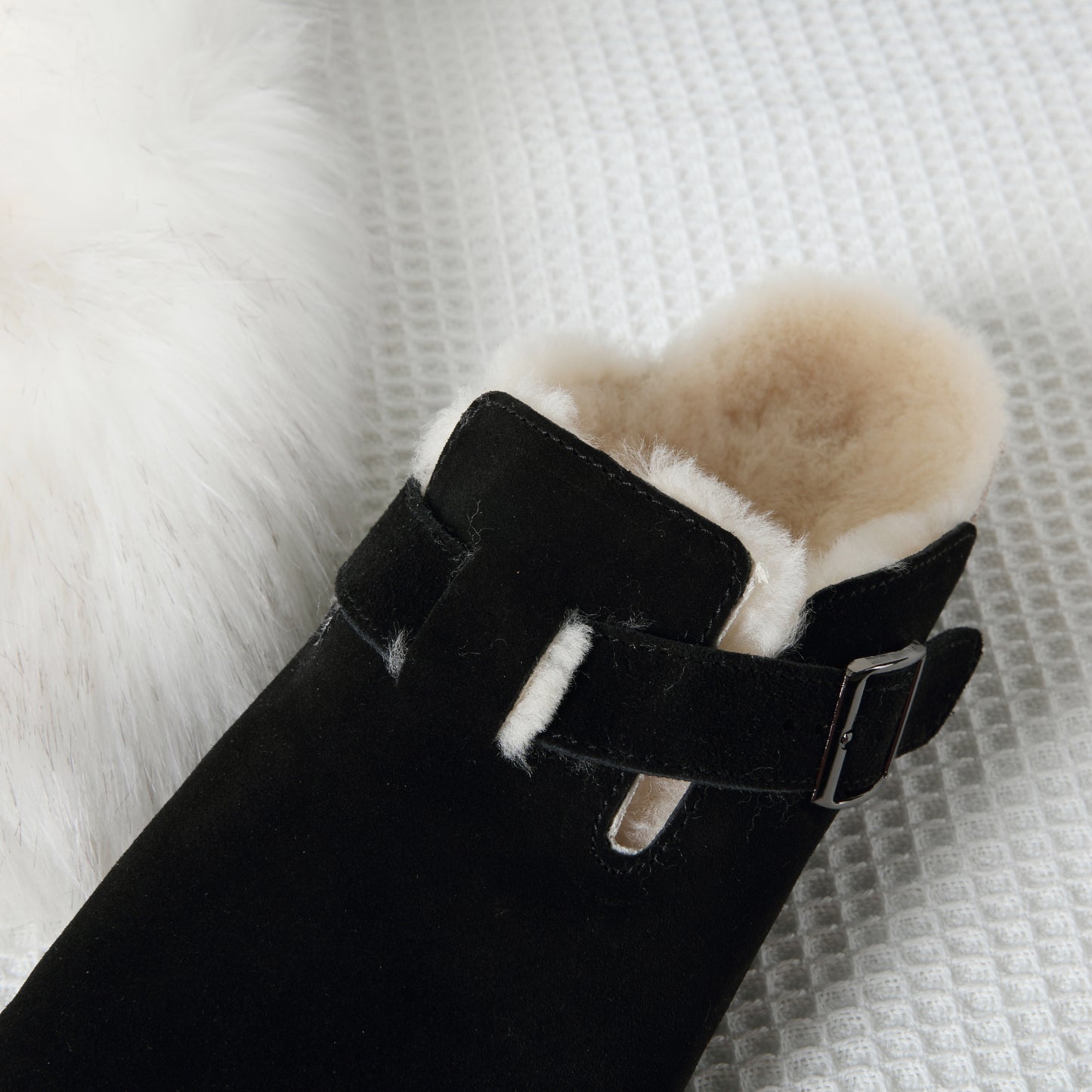 DK UGG Unisex Shearling Buckle Slippers 137