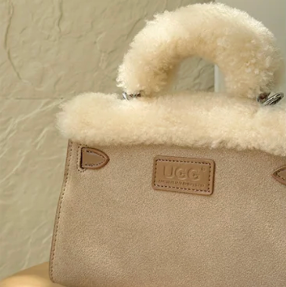 AUSTRALIAN SHEPHERD® Women’s Fluffy Wool Over-Shoulder Bag Frostie ASA 055
