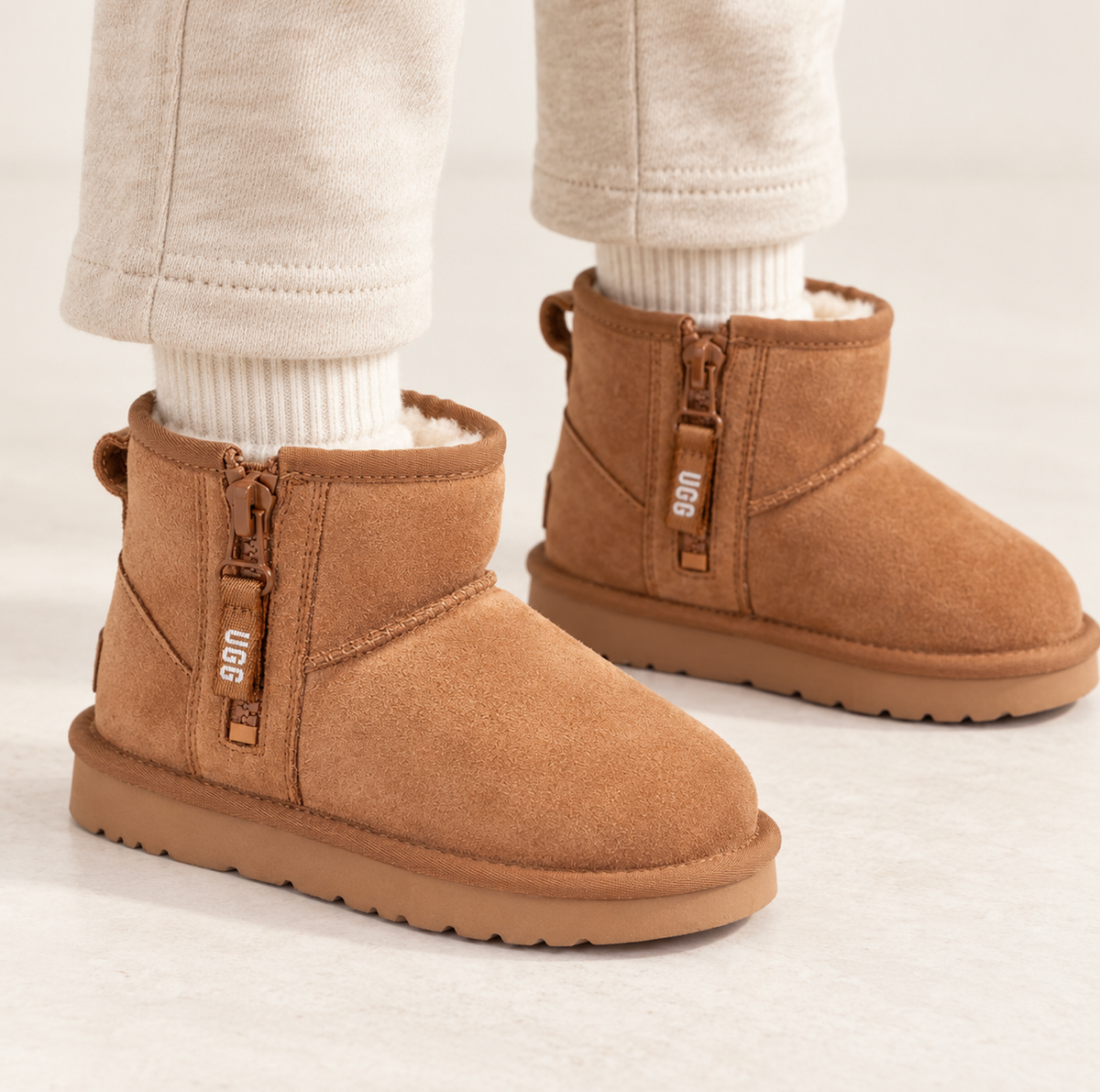OZWEAR UGG Kids Easy On Mini Zip Boots Chestnut OB867K