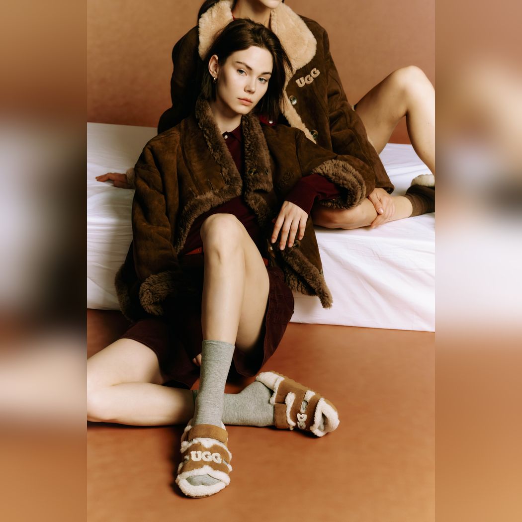 OZLANA UGG WOMEN ESTELA LOGO SHEARLING OPEN SLIPPER OZ3010