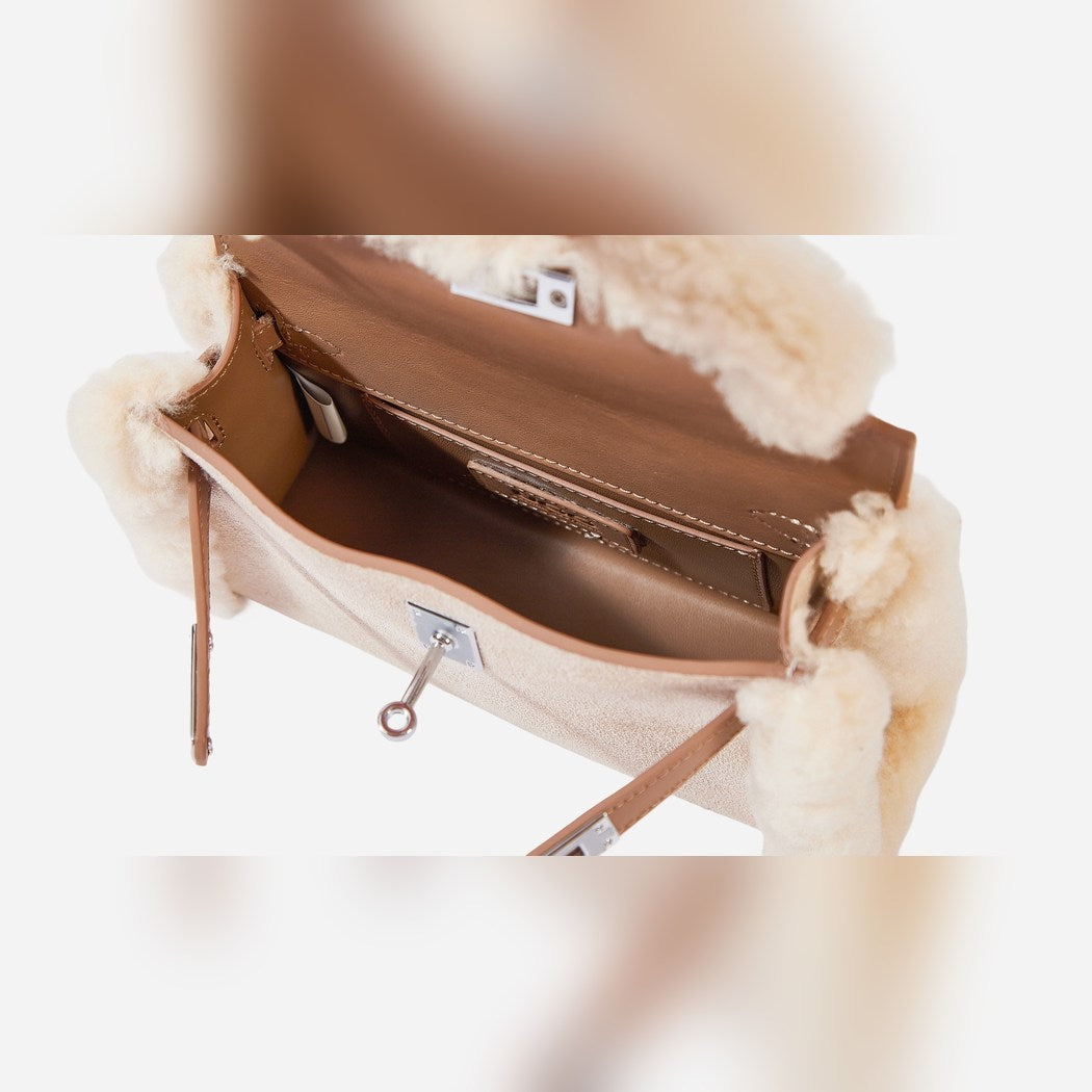 OZLANA UGG Women’s Fluffy Mini Shearling Tote Bag OZ5005