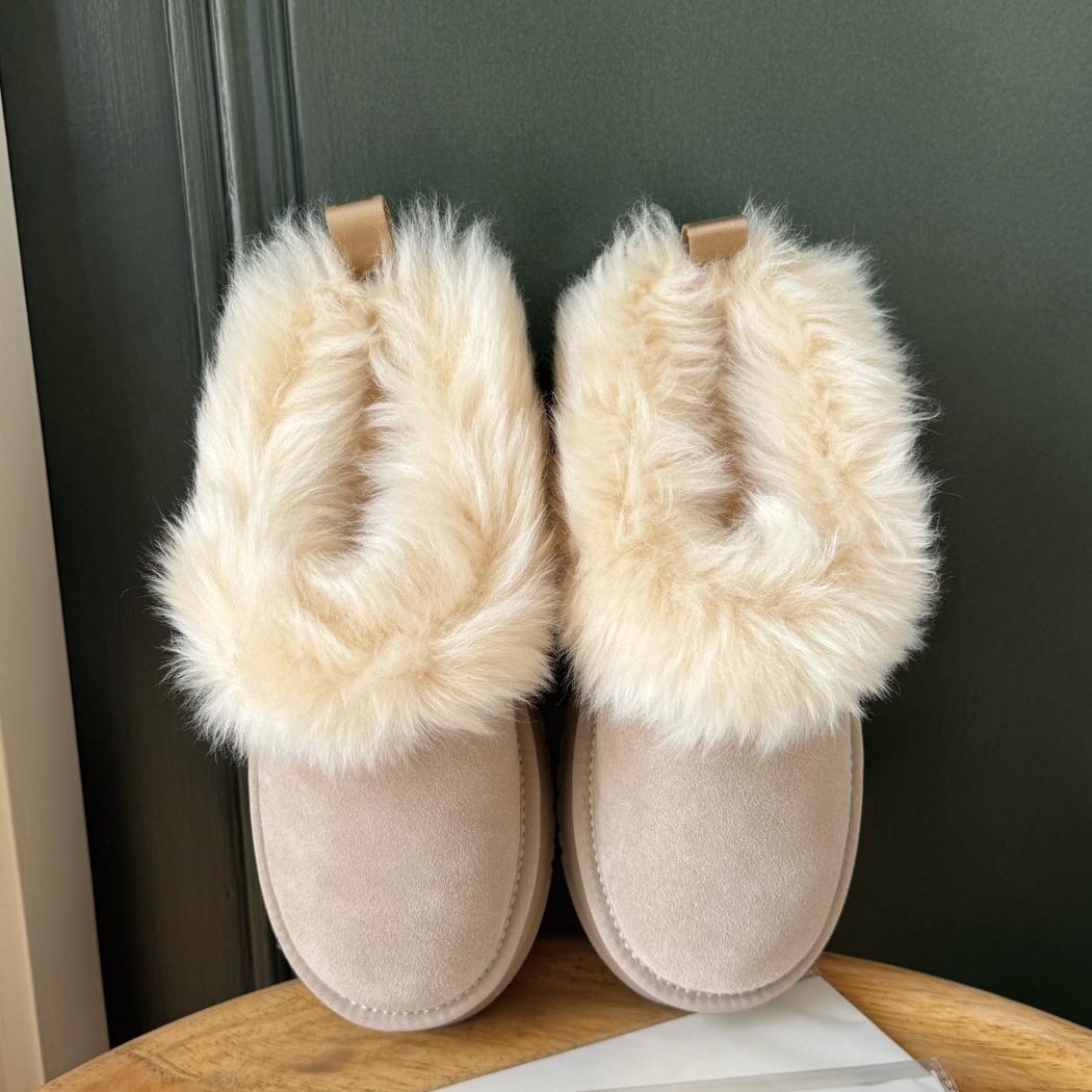 Front view of AUSTRALIAN SHEPHERD® UGG Ankle Platform Slippers Sheepskin Wool Collar Mianee AS 2134 highlighting the soft Australian sheepskin wool collar and cosy lining.