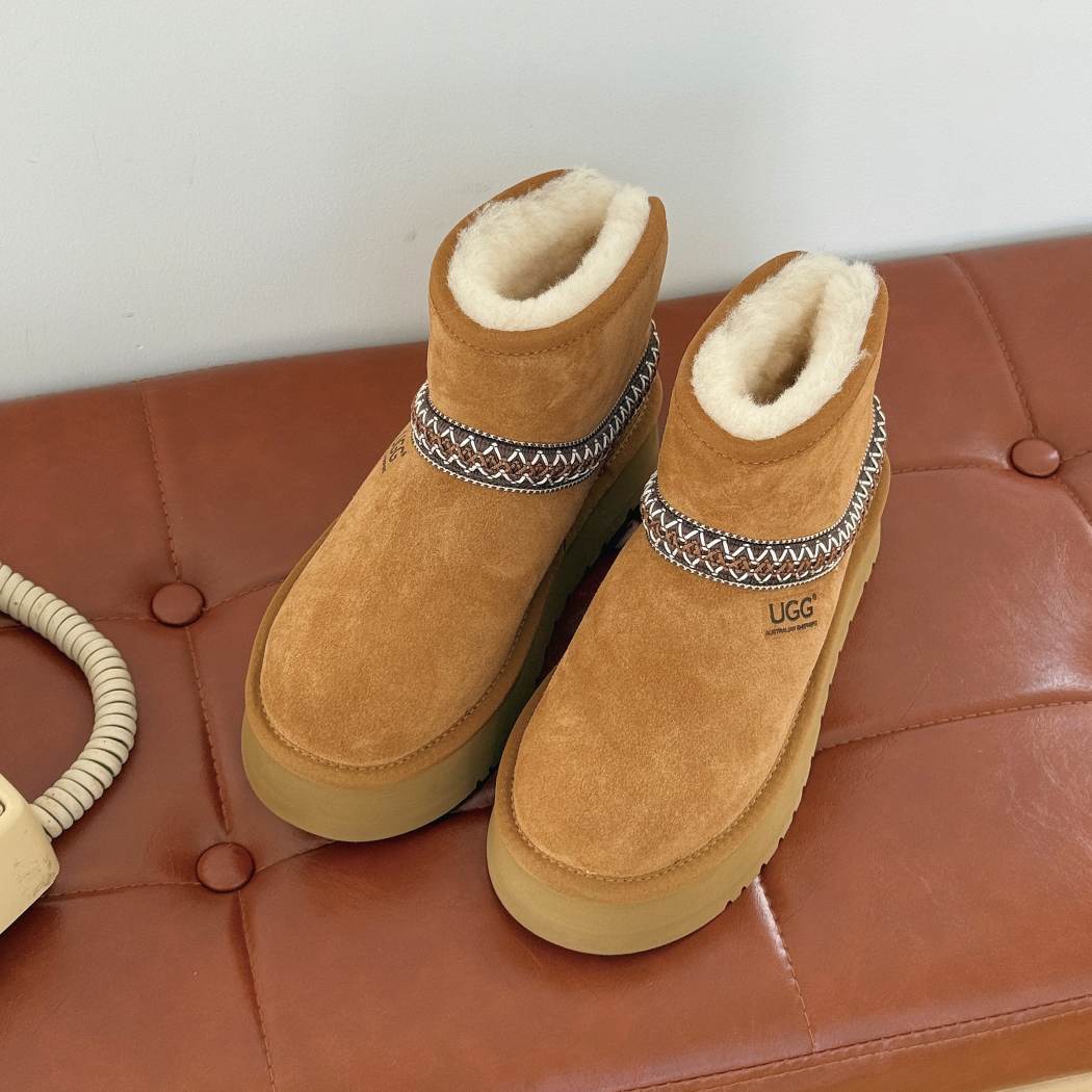 AUSTRALIAN SHEPHERD® UGG Boots Knitted Platform Ankle Boots Fayle AS 3146 in Chestnut featuring premium cow suede, a knitted ankle cuff, Australian sheepskin wool lining, and a chunky platform sole.