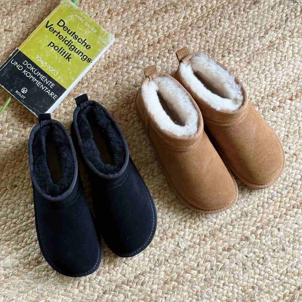 Top view of AUSTRALIAN SHEPHERD® UGG Boots Sheepskin Wool Ankle Chorin AS 3093 in Black and Chestnut featuring premium suede and plush sheepskin wool.