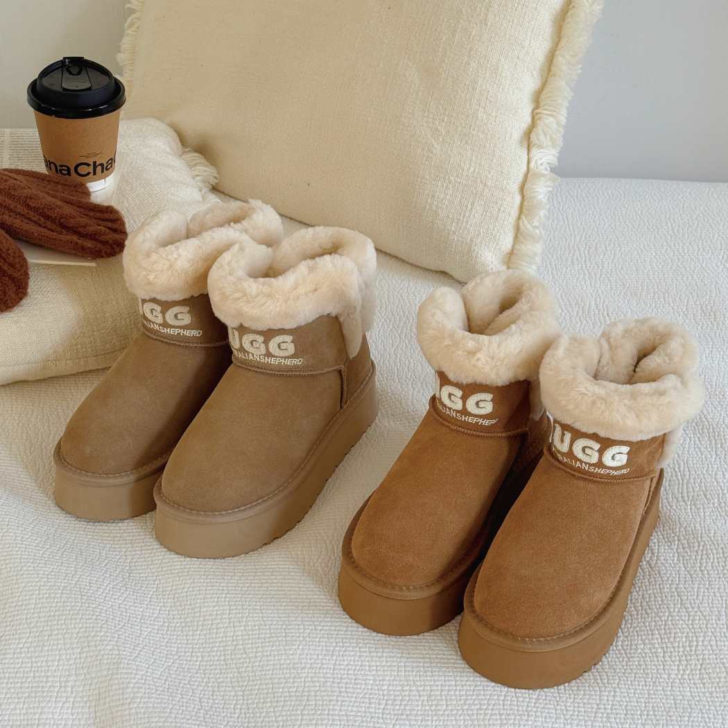 AUSTRALIAN SHEPHERD® UGG Boots Sheepskin Wool Ankle Platform Oatha AS 3150 in Chestnut and Sand featuring premium cow suede, plush sheepskin wool lining, and a chunky platform sole.