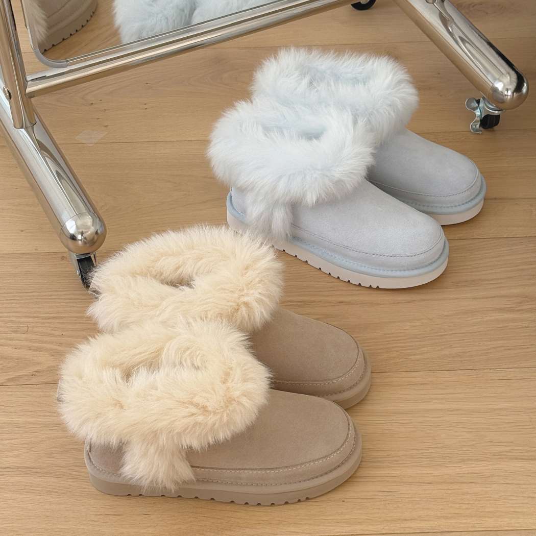 Top view of AUSTRALIAN SHEPHERD® UGG Boots Women Sheepskin Wool Trim Ankle Frovia AS 3131 showcasing the soft Australian sheepskin wool trim and cosy interior.