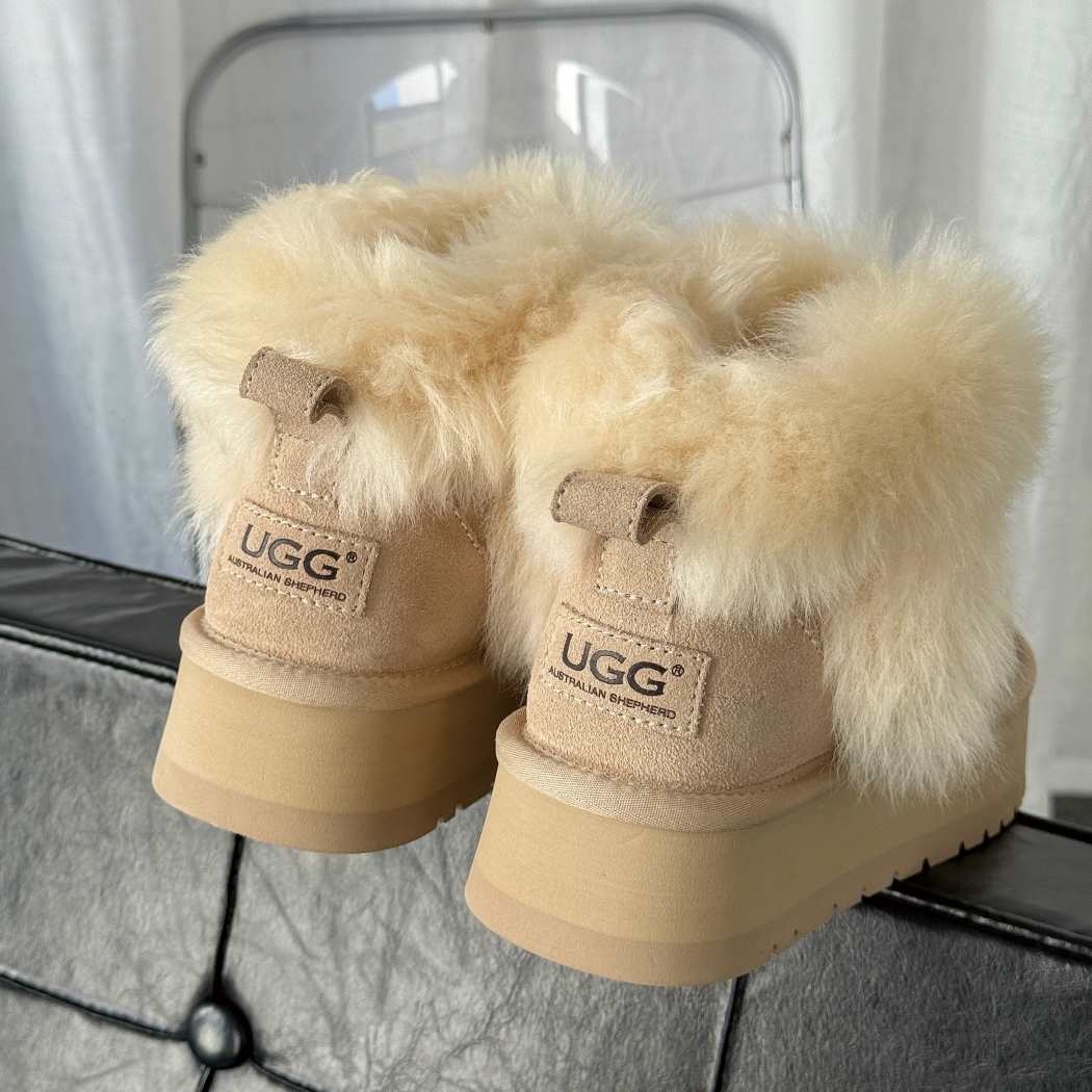 Rear view of AUSTRALIAN SHEPHERD® UGG Boots Women Sheepskin Wool Trim Ankle Platform Frovia AS 3147 highlighting the soft sheepskin wool collar and platform heel.