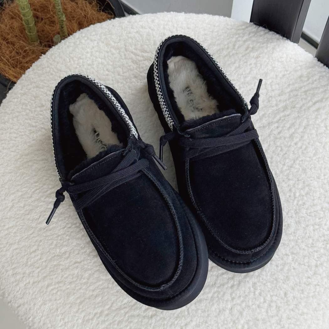 Top view of AUSTRALIAN SHEPHERD UGG Marek Sheepskin Wool Lace-Up Slippers AS 7055 in Navy with premium suede upper and genuine wool lining.