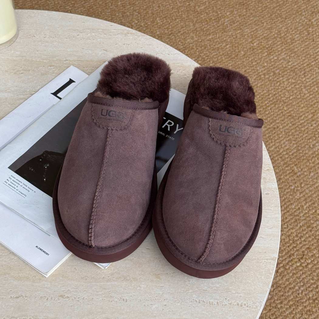 Pair of AUSTRALIAN SHEPHERD® UGG Men Sheepskin Wool Scuff Slippers Braven AS 2141 in Chocolate with premium suede and warm wool lining.