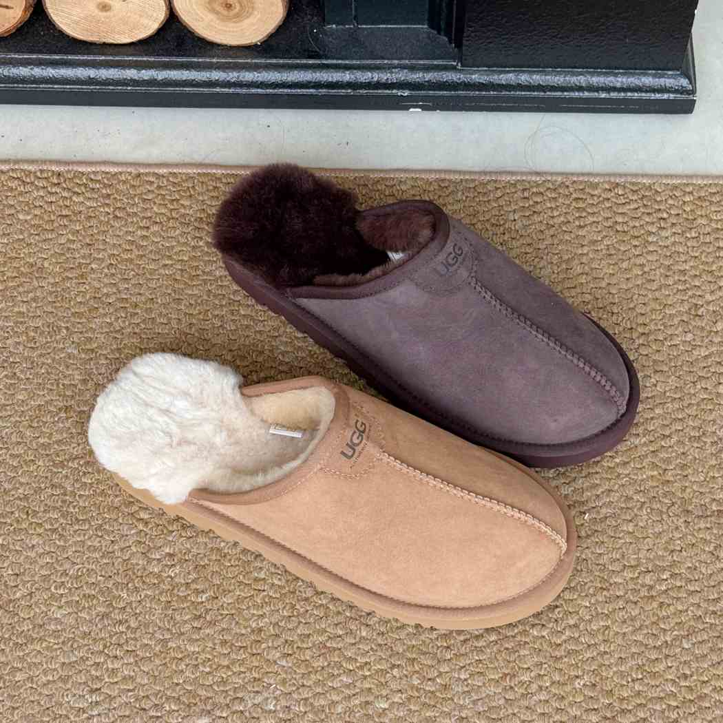 Pair of AUSTRALIAN SHEPHERD® UGG Men Sheepskin Wool Scuff Slippers Braven AS 2141 showcasing Chestnut and Chocolate colour options.