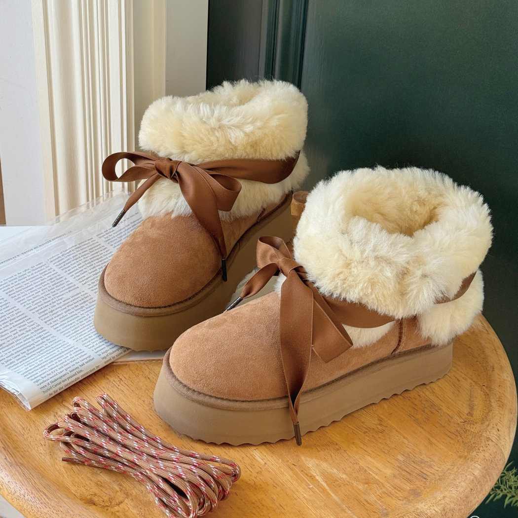Pair of AUSTRALIAN SHEPHERD® UGG Platform Boots Carmont AS 3124 in Chestnut featuring a folded sheepskin wool collar.