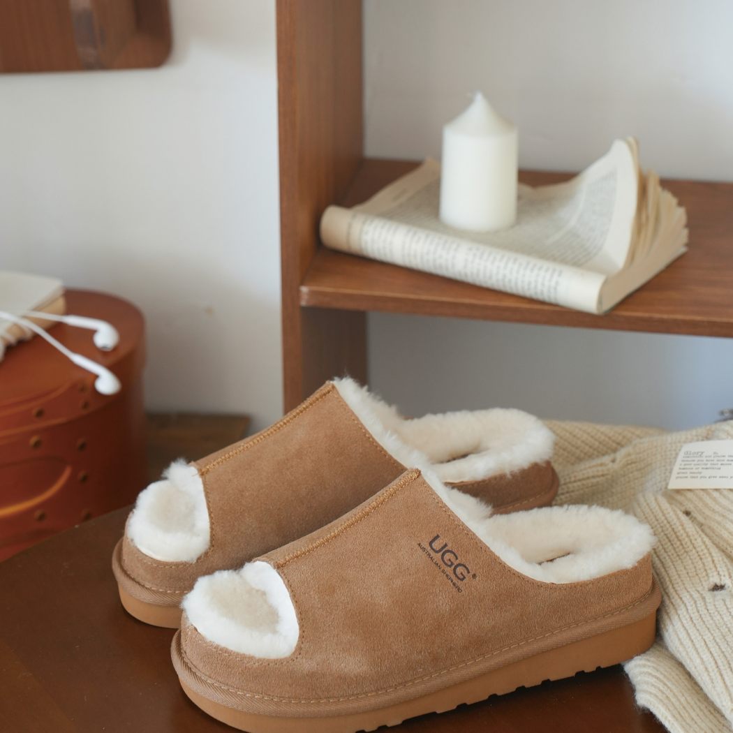 Side view of AUSTRALIAN SHEPHERD® UGG Slippers Sheepskin Wool Colven AS 7033 in Chestnut featuring premium suede, open-toe comfort, and an EVA platform outsole.