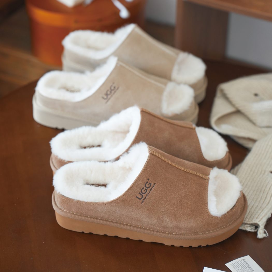 Top view of AUSTRALIAN SHEPHERD® UGG Slippers Sheepskin Wool Colven AS 7033 in Chestnut featuring plush sheepskin wool and a comfortable platform design.