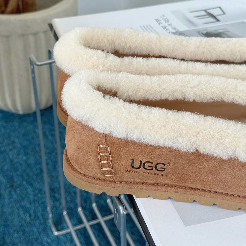 Top view of AUSTRALIAN SHEPHERD® UGG Slippers Women Sheepskin Wool Trim Milea AS 7040 in Chestnut showcasing the luxurious sheepskin wool lining.
