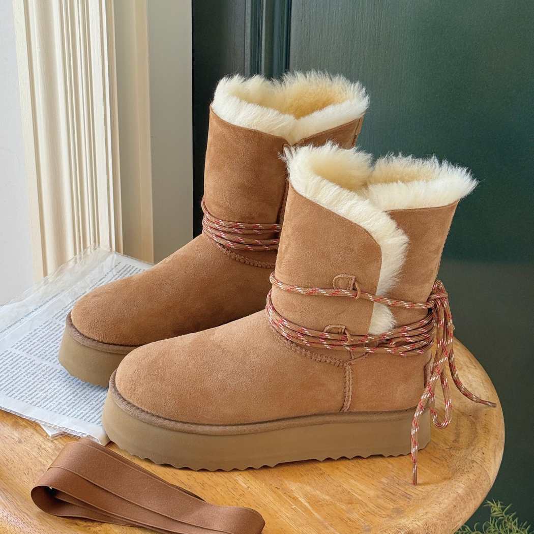 AUSTRALIAN SHEPHERD® UGG Women Sheepskin Wool Platform Boots Carmont AS 3124 in Chestnut featuring plush sheepskin wool and lace-up detailing.