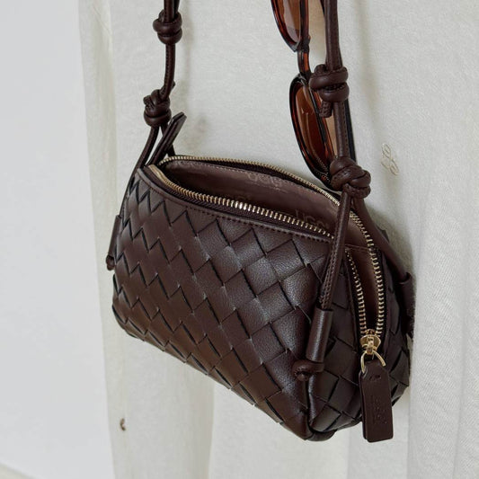 AUSTRALIAN SHEPHERD® Wefton Leather Crossbody Bag ASA 075 in Chocolate featuring premium woven leather, an adjustable shoulder strap, and a compact everyday design.