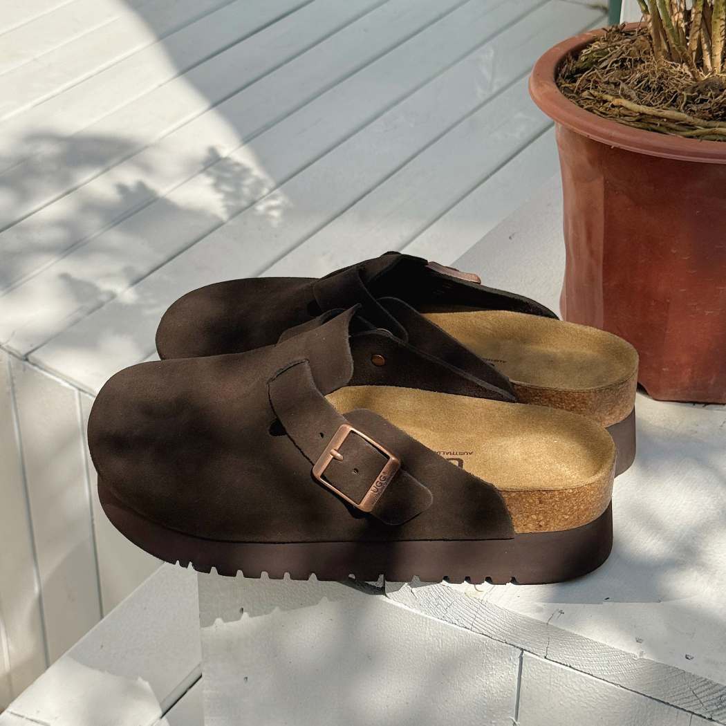 Berrin cow suede platform clogs AS 7044 in Chocolate