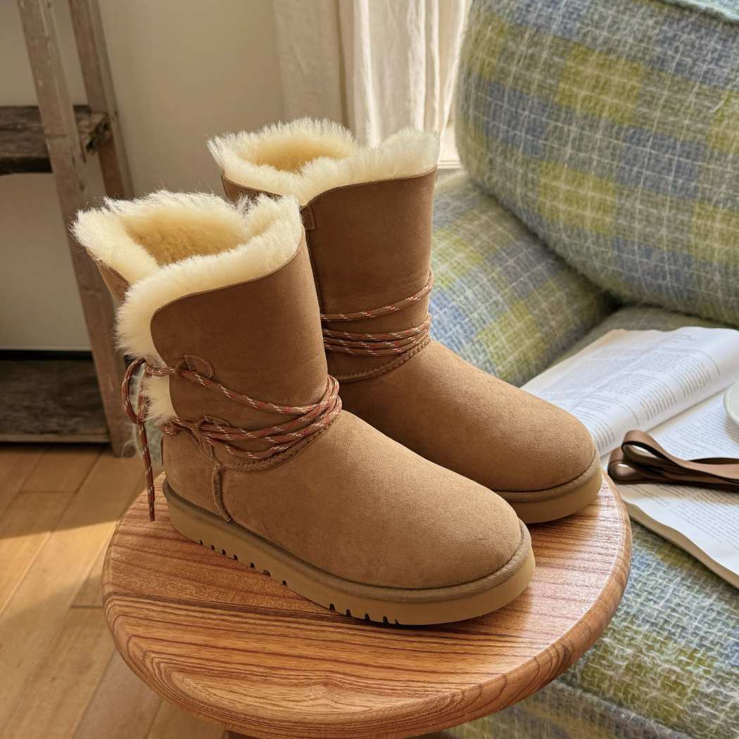 Carmont double faced sheepskin wool wrap lace short boots AS 3123 in Chestnut