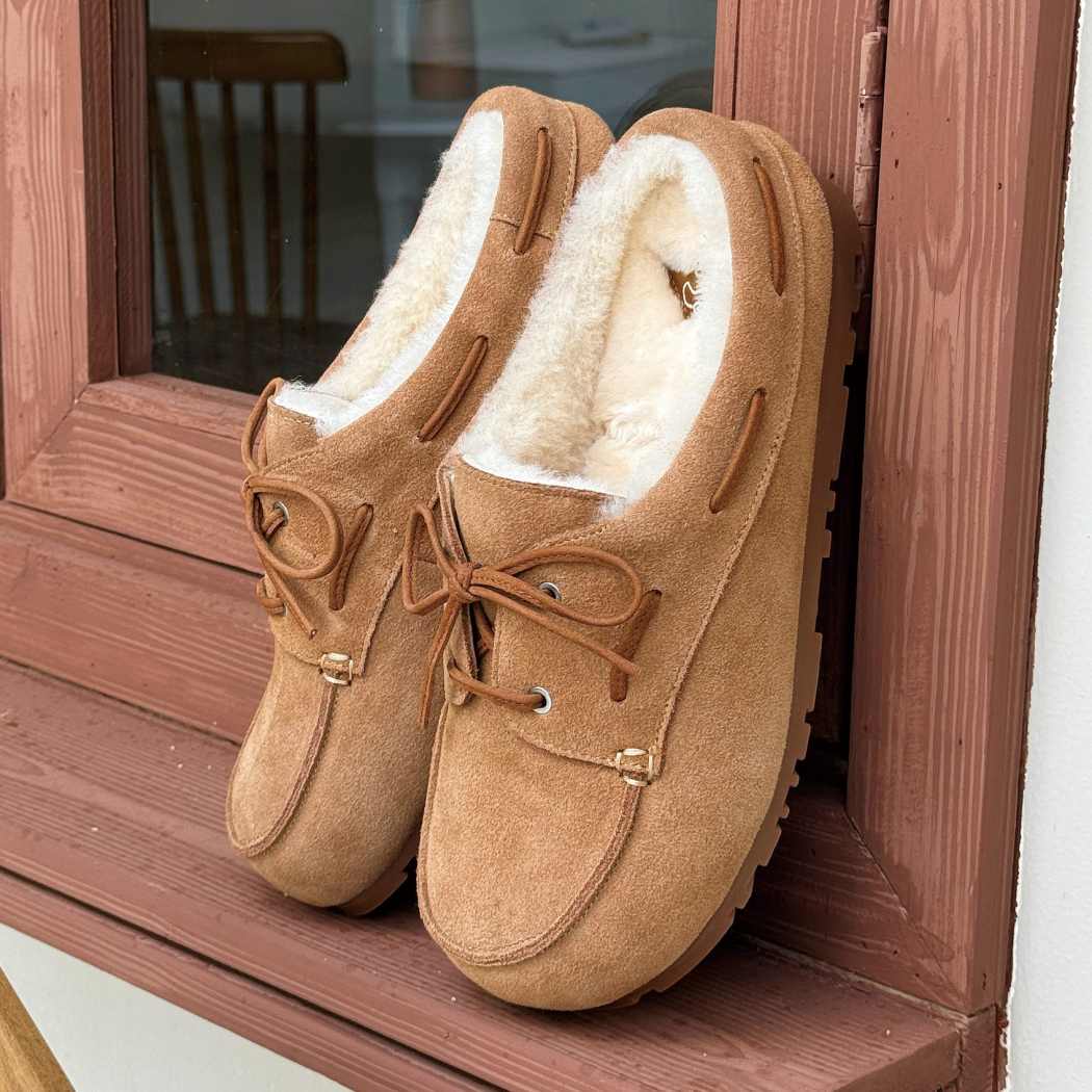 Side profile of Churna clog slippers EA 7092