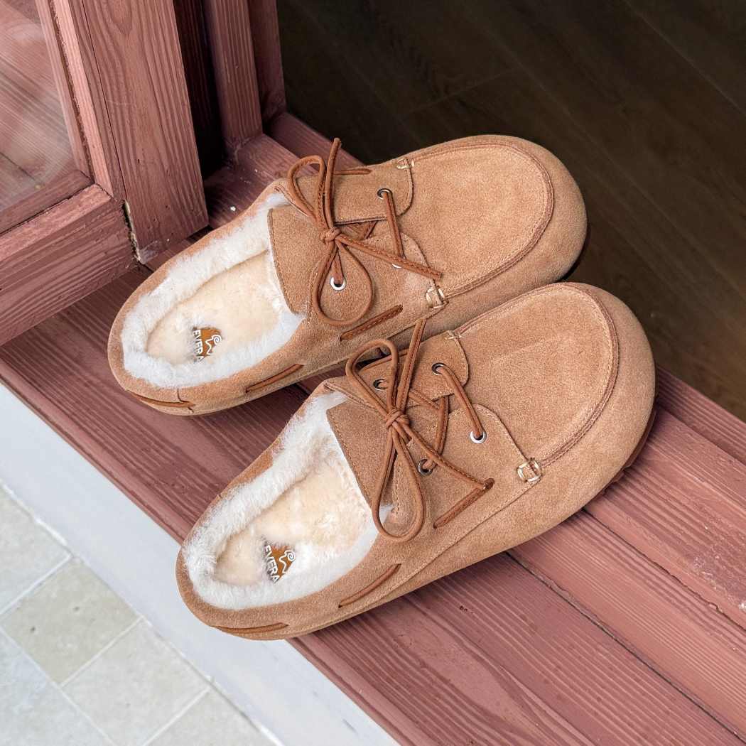 Lace detail of Churna cow suede clog slippers EA 7092