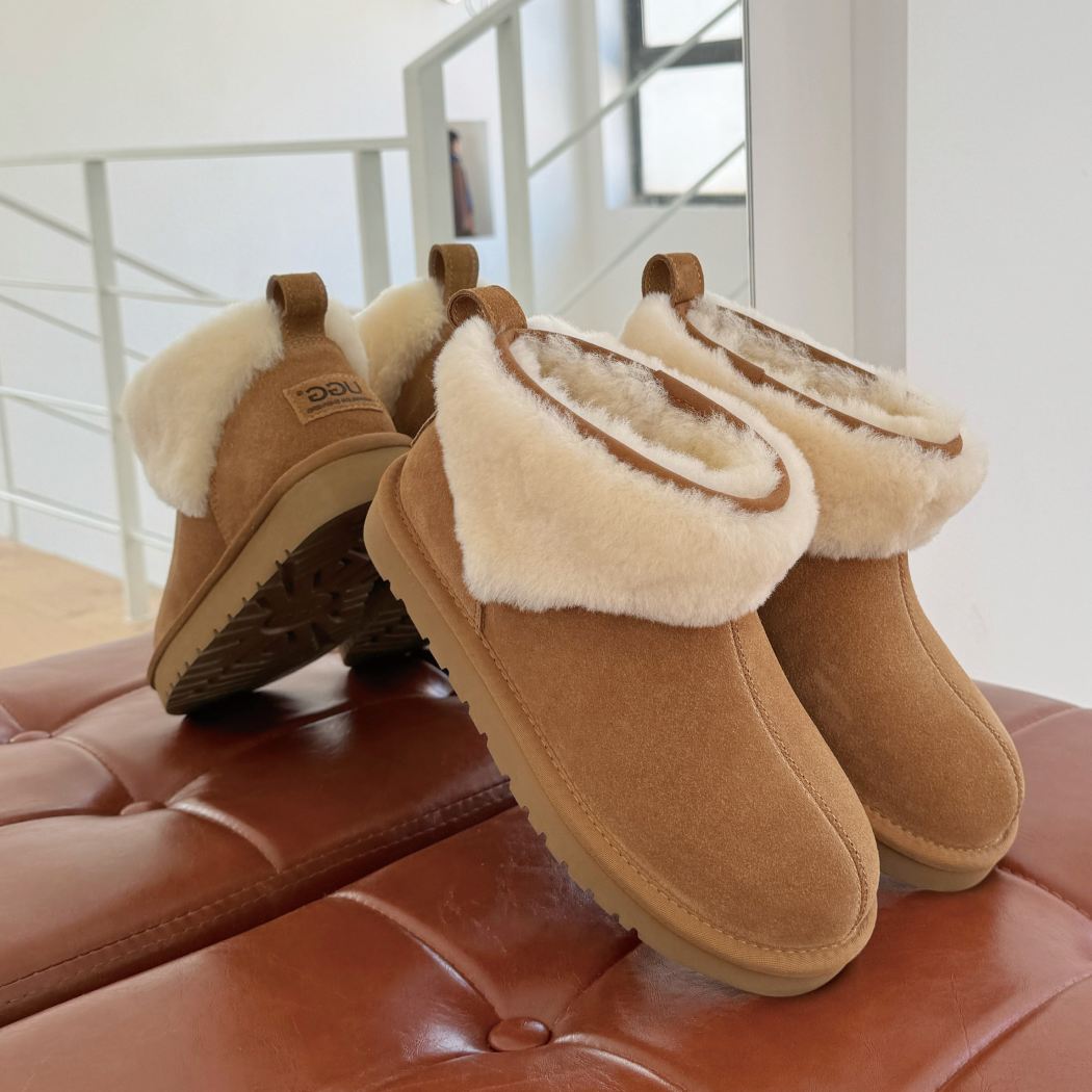 Front pair of Eirwen cow suede ankle trim boots AS 3148