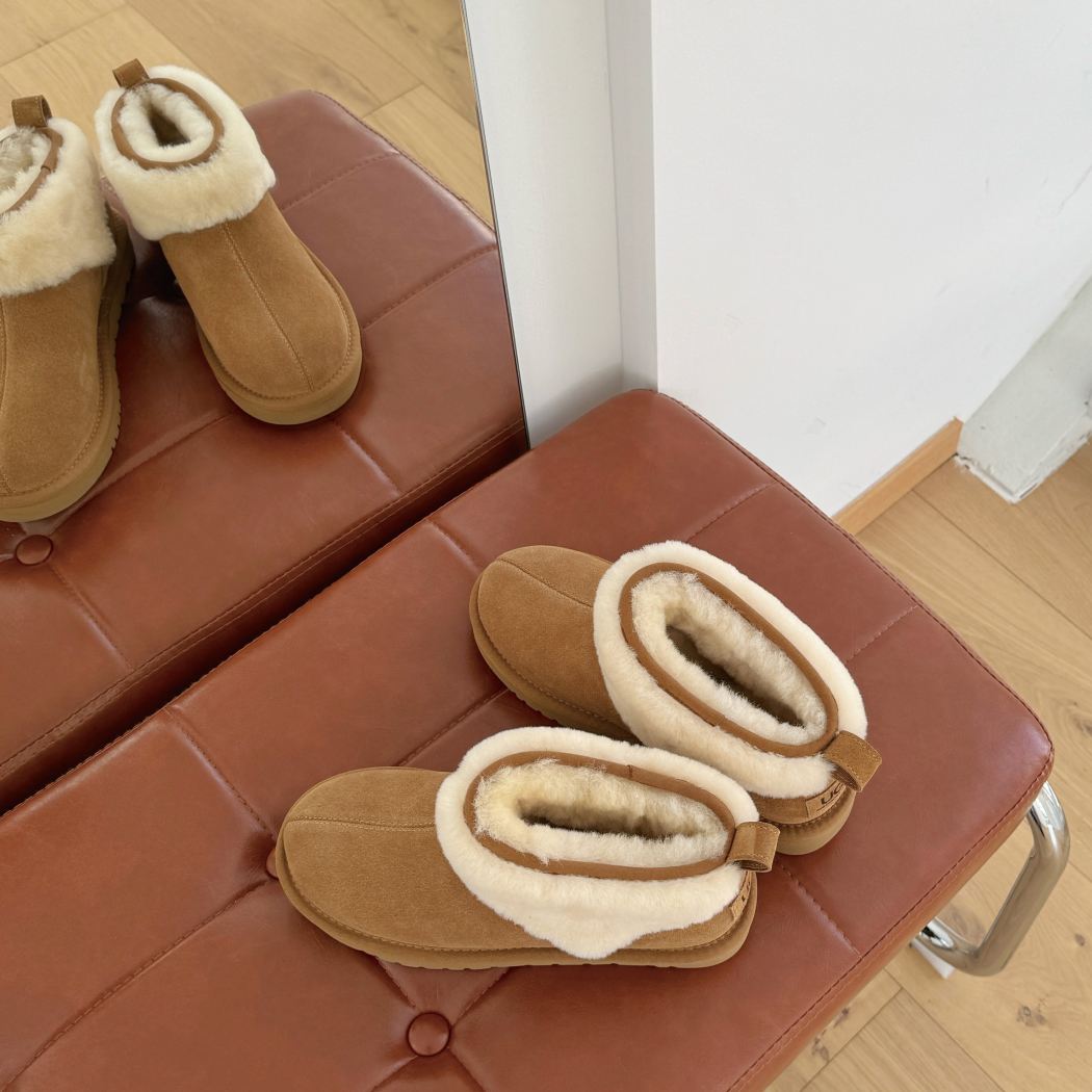 Top opening view of Eirwen sheepskin wool ankle trim boots AS 3148