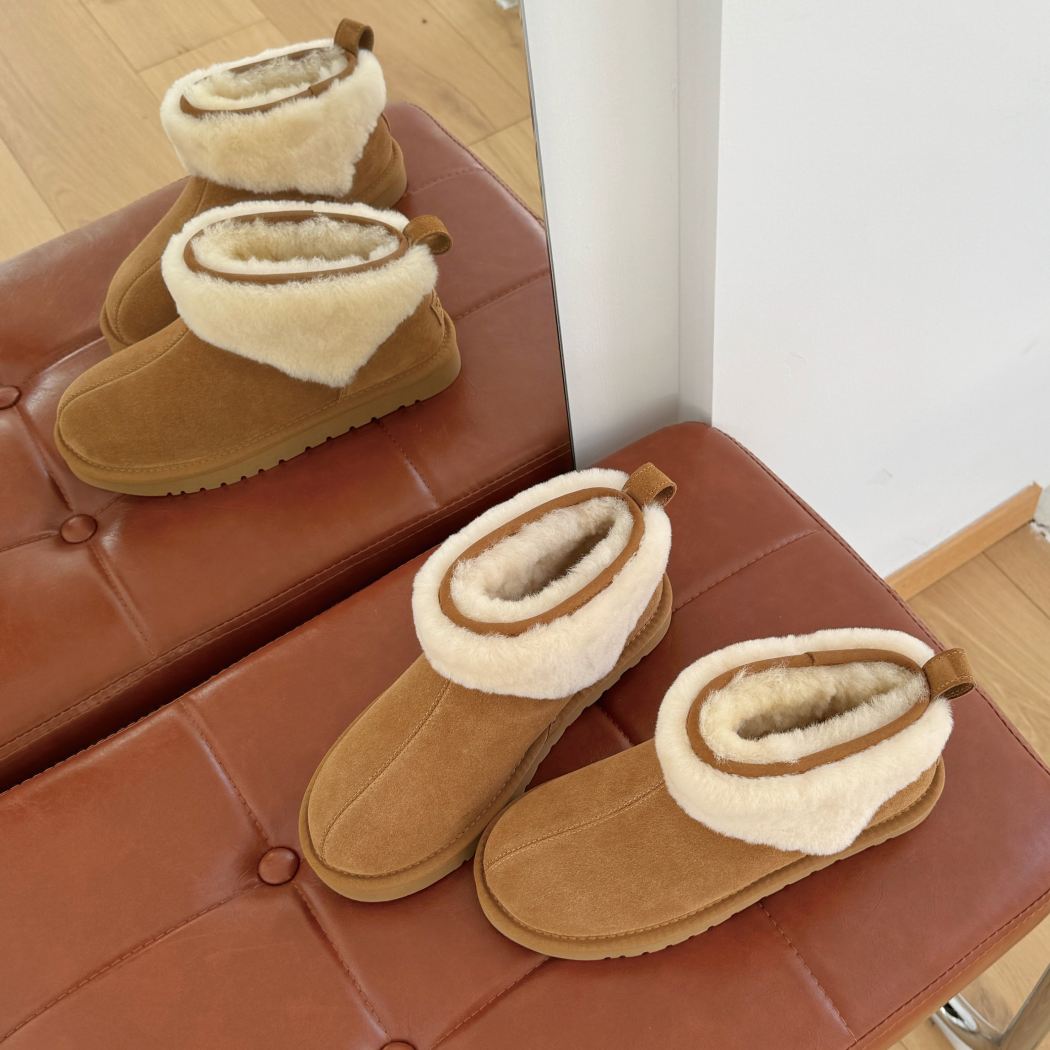 Sheepskin wool collar detail of Eirwen ankle trim boots AS 3148