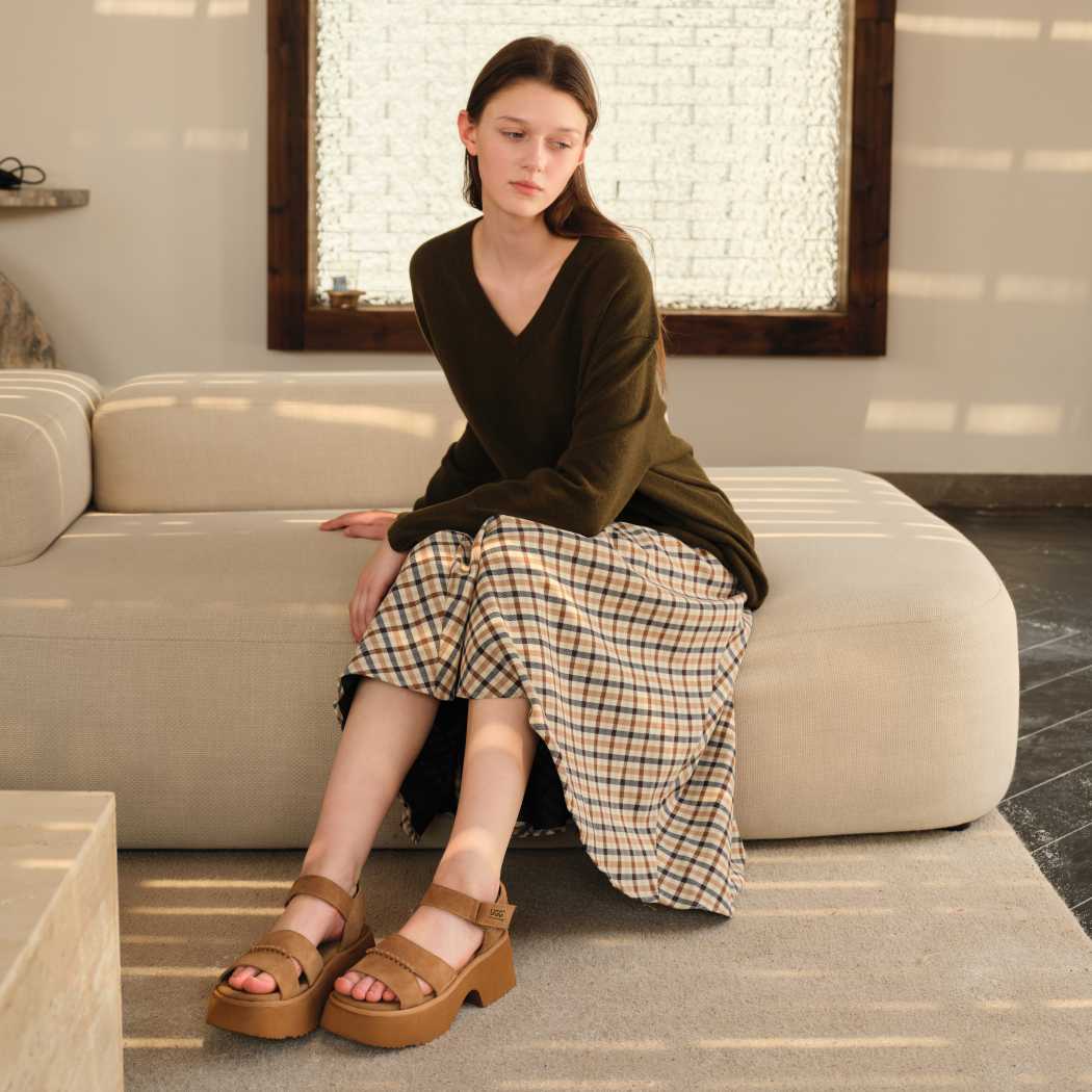 Woman wearing Eive cow suede chunky platform slingback sandals AS 7026