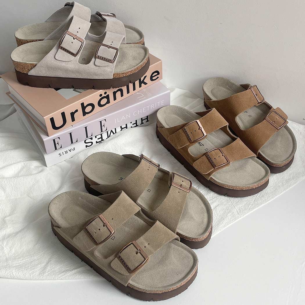 Colour options of EVERAU® Adjustable Strap Embossed Slip-on Platform Summer Sandal Slides EA 7056 in Grey, Brown, Caribou, and Chocolate.