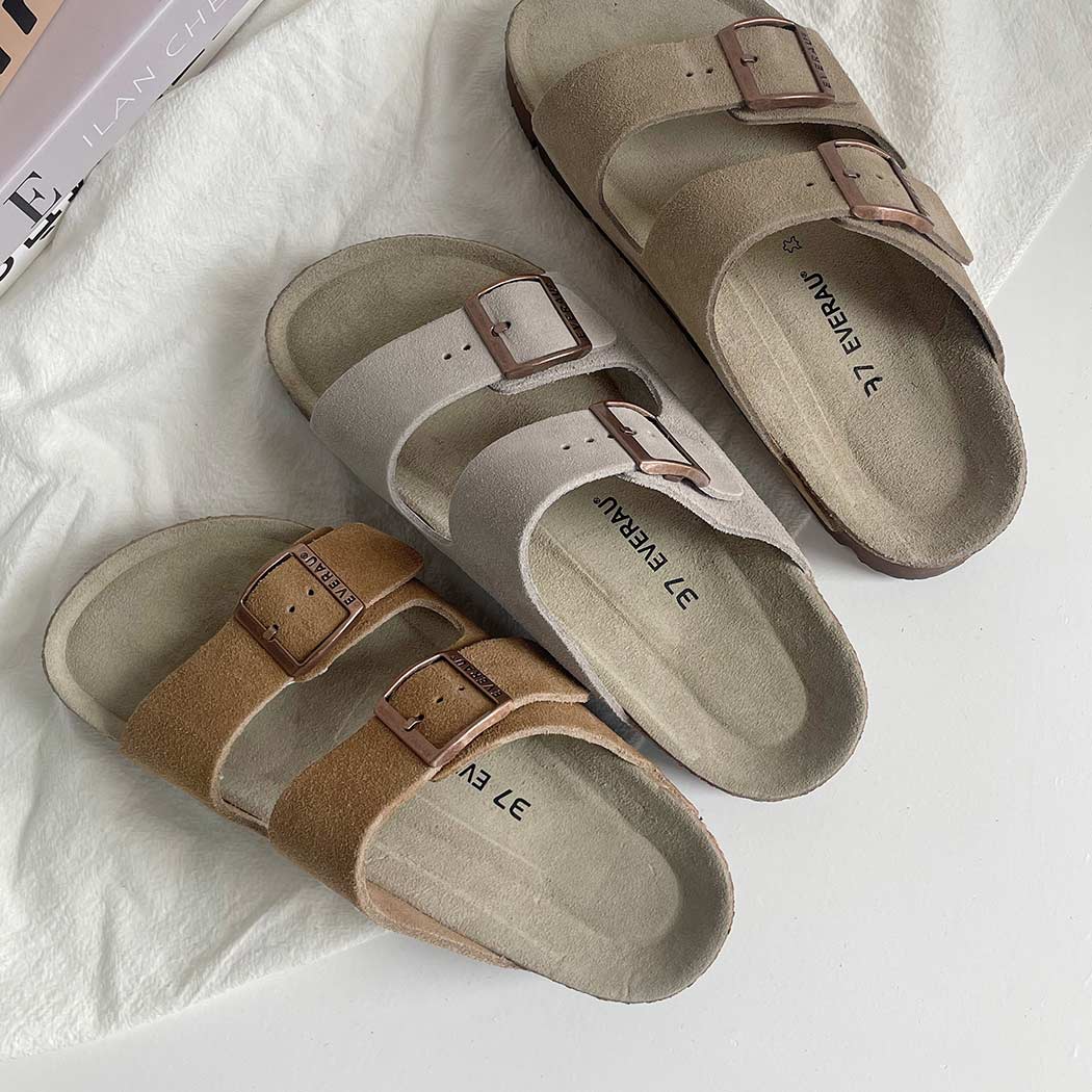 Top view of EVERAU® Adjustable Strap Embossed Slip-on Platform Summer Sandal Slides EA 7056 in Grey with adjustable double buckle straps.