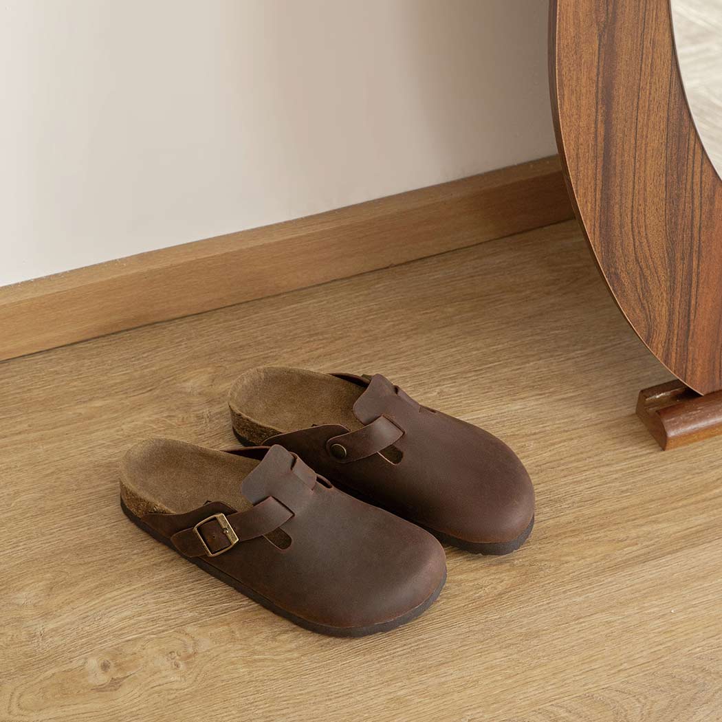 EVERAU Brooklyn Adjustable Buckled Slides Women Leather Slip-On Flat Sandals EA 7058 in Chocolate with premium leather upper and adjustable buckle.