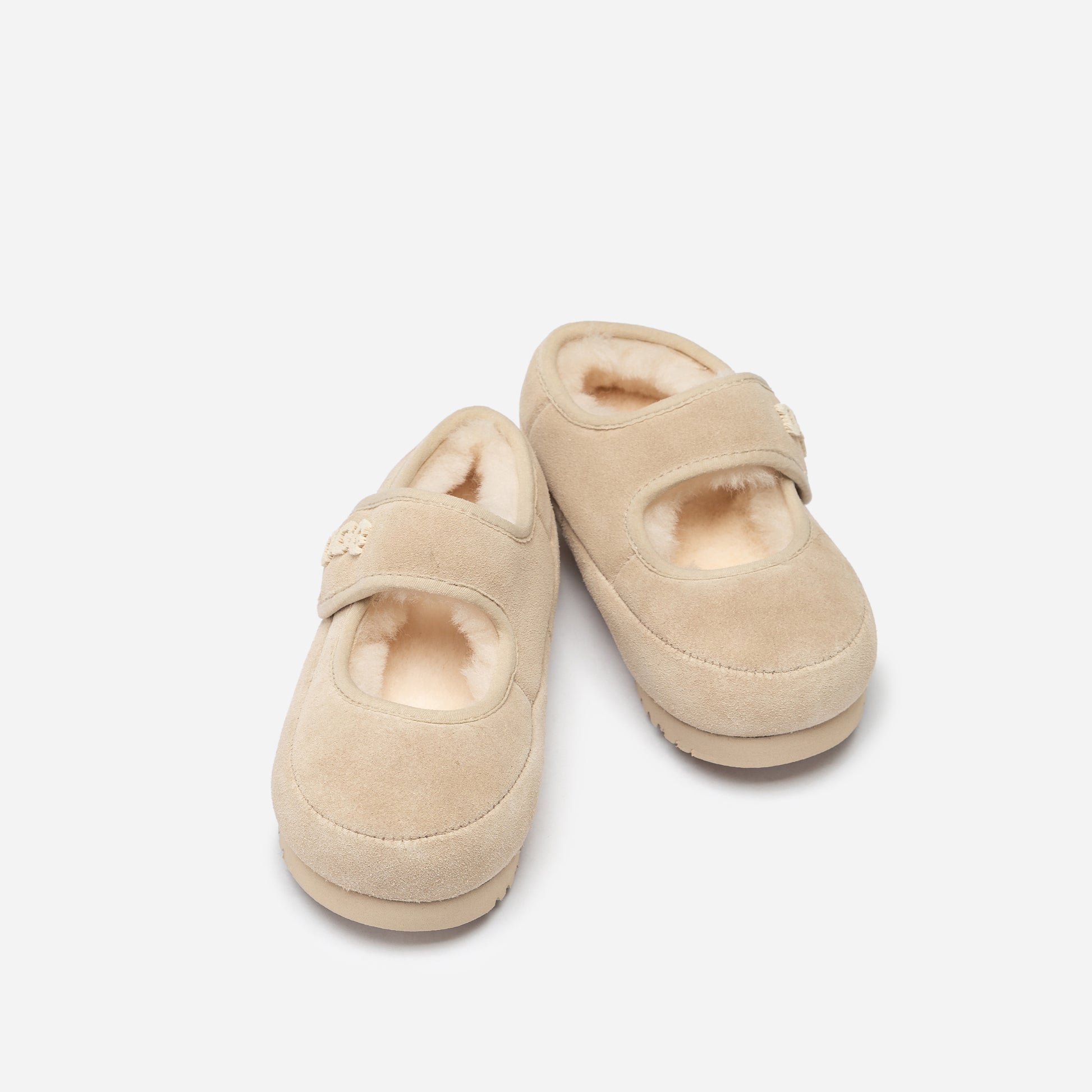 Front view of kids sheepskin wool Mary Jane shoes OB 970K in Beige