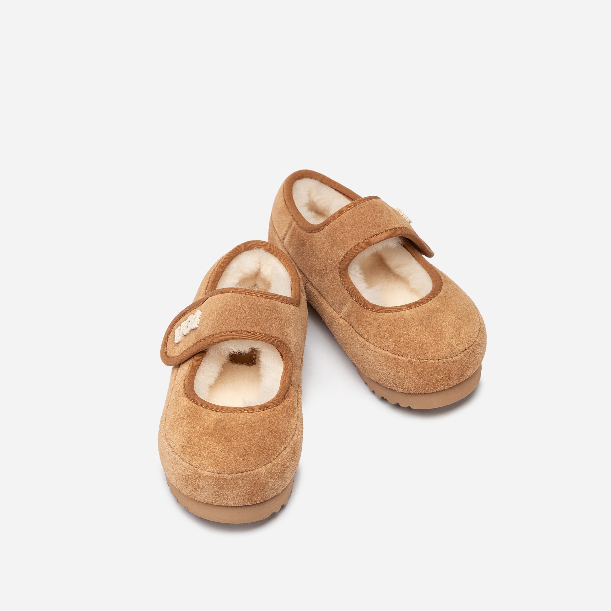 Front view of kids sheepskin wool Mary Jane shoes OB 970K in Chestnut