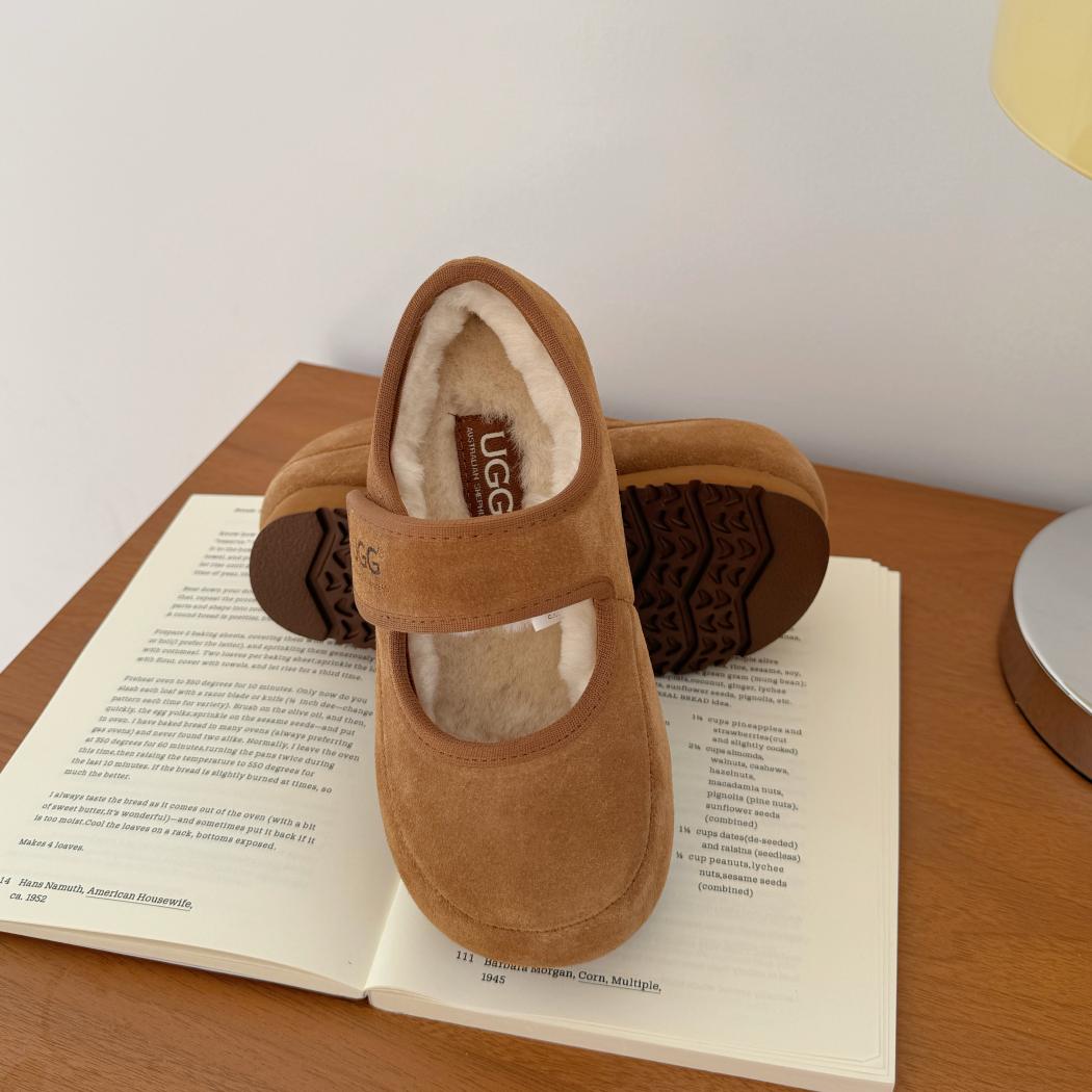 Adjustable strap detail of Millie kids sheepskin wool Mary Jane slippers AS 7037K