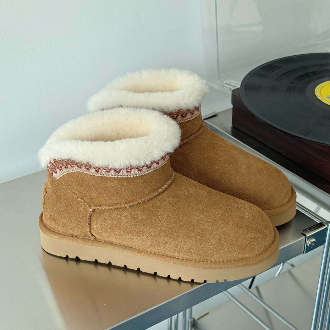 Top view of Mini sheepskin wool boots AS 3142 in Chestnut