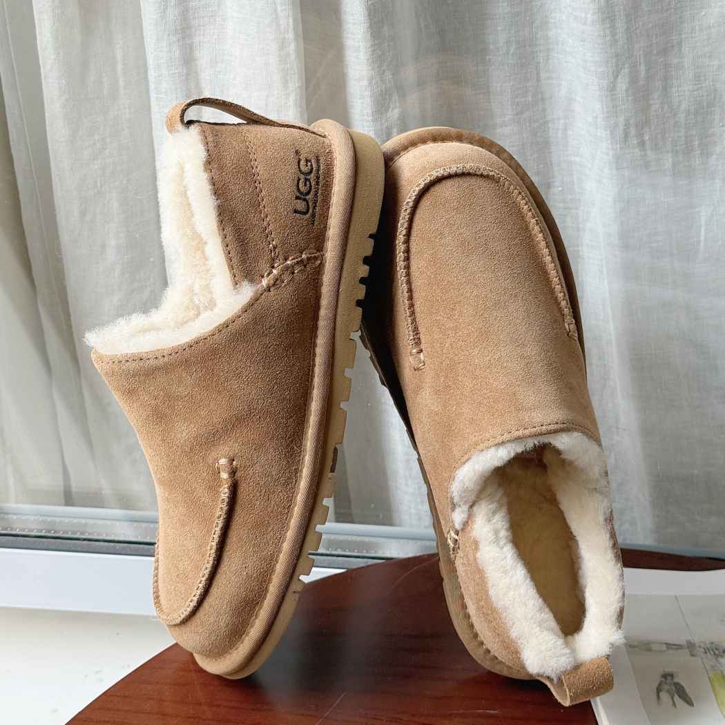 Pair of Mireve slip-on slippers AS 7042 in Sand
