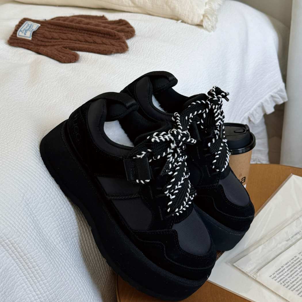 Front three-quarter view of Norveil short boots AS 3130 in Black