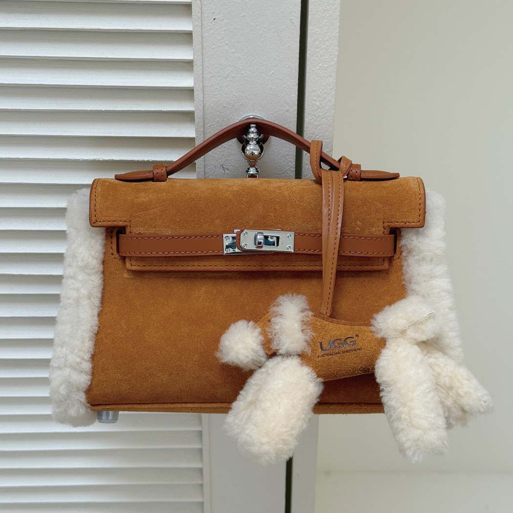 Front view of Snowlo fluffy wool dog bag charm keyring ASZ 048