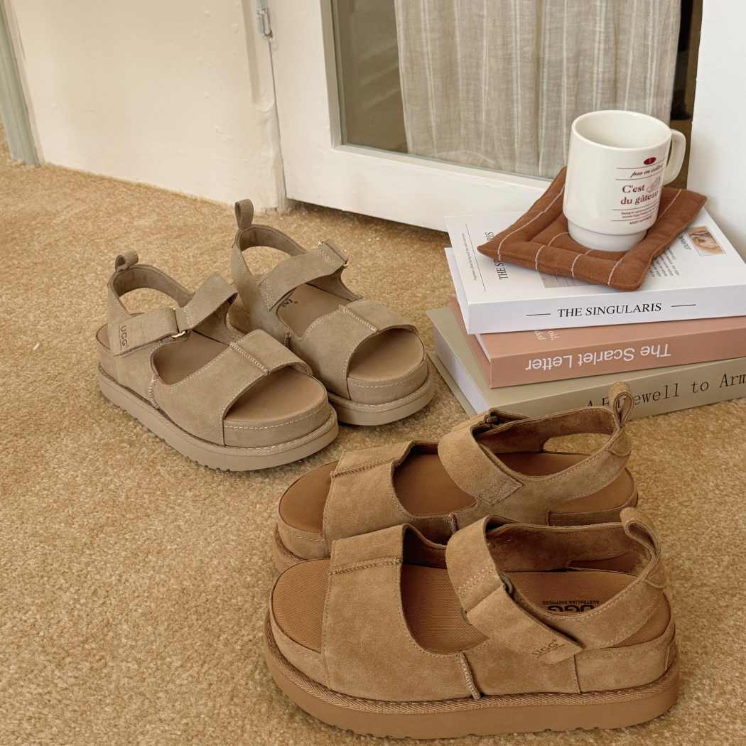 Front three-quarter view of Terral adjustable strap platform sandals AS 7036